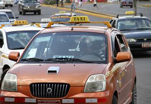 Cédula Judicial podría exigirse para contratación de cadetes de taxis