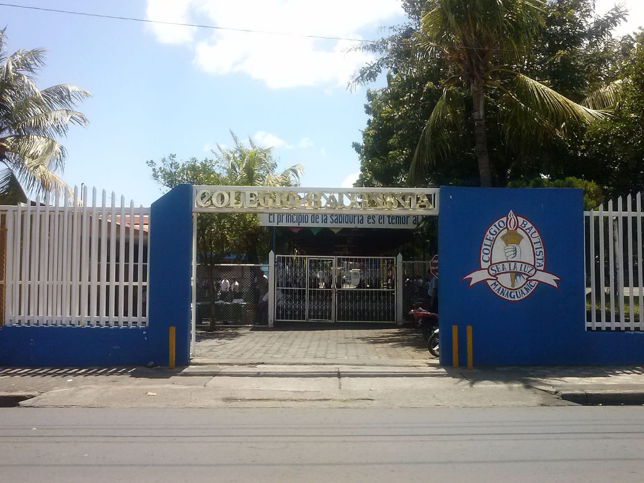 Colegio Bautista de Managua / Lorenzo Vega