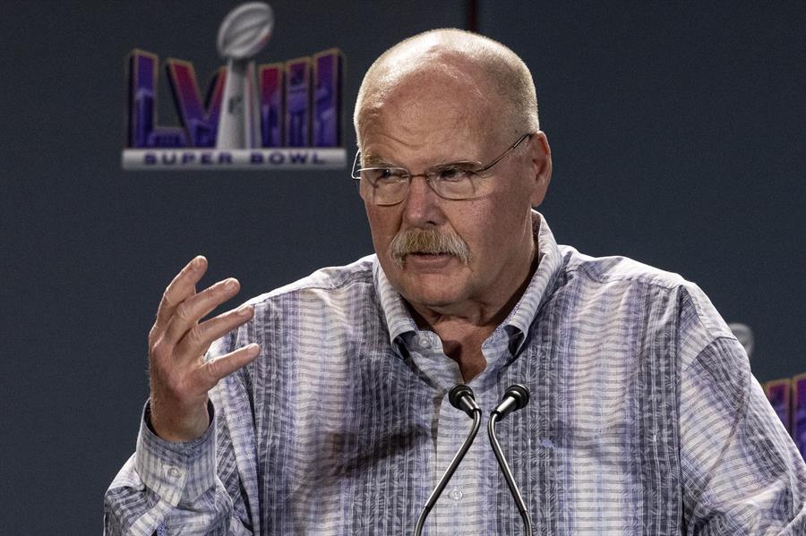 Andy Reid, entrenador ganador de 3 Super Bowls, alarga su acuerdo con Chiefs hasta 2029./ EFE