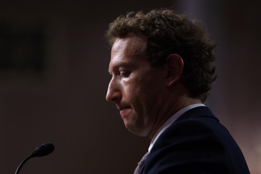 Mark Zuckerberg, director ejecutivo de Meta, llega ante una audiencia del Comité Judicial del Senado, este 31 de enero de 2024. /EFE