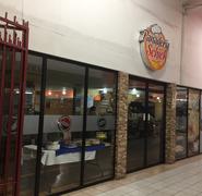 Panadería Schick, ubicada en Centro Comercial Managua.