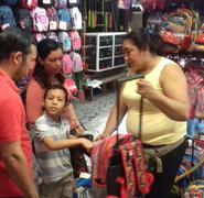 Los padres de familia ya visitan los mercados de Managua para elaborar su prepuesto y comprar útiles escolares para sus hijos.