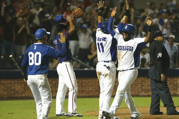 Una fiesta beisbolera se vivió en el nuevo Dennis Martínez