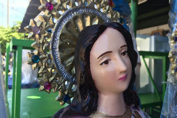 La "Conchita" trae buenas ventas a comerciantes de artículos religiosos