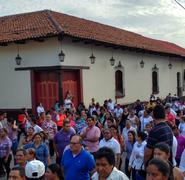 De acuerdo con la programación contemplada al patronazgo, la venerada imagen salió a las 5:00 p.m. del Santuario de Nuestra Señora de la Merced.