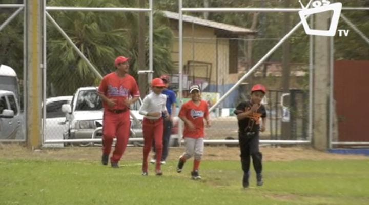 Los Dantos Junior, un equipo de beisbol infantil en Nicaragua