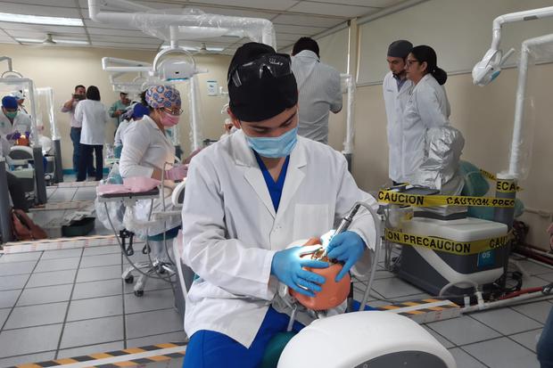 UAM inaugura laboratorio de prácticas simuladoras para estudiantes de odontología