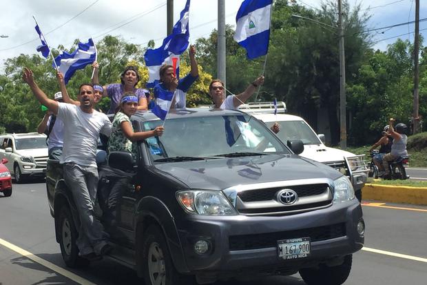 Cientos de nicaragüense se unieron en una caravana por la paz y el cese de la violencia en Monimbó.