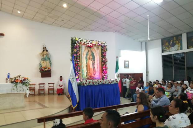 Llevan mariachis a la virgen de Guadalupe