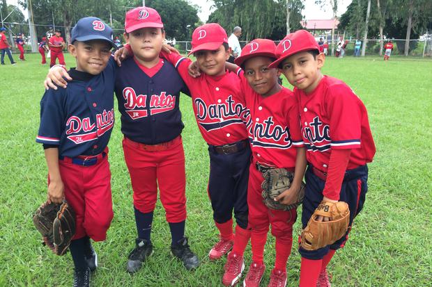 El beisbol, un deporte que también apasiona a los infantes
