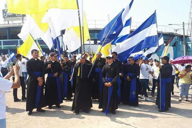 Peregrinación en Granada, desde el estadio municipal. Foto: Cortesía