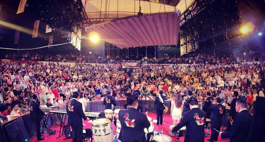 Los Ángeles Azules durante un concierto en México.