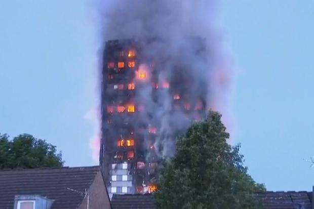 Voraz incendio en un edificio al oeste de Londres
