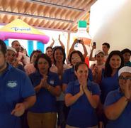 César Delgadillo Cardenal, presidente de ANNEF, junto a colaboradores de la organización, agradecieron a las empresas que hicieron posible este día lleno de amor.