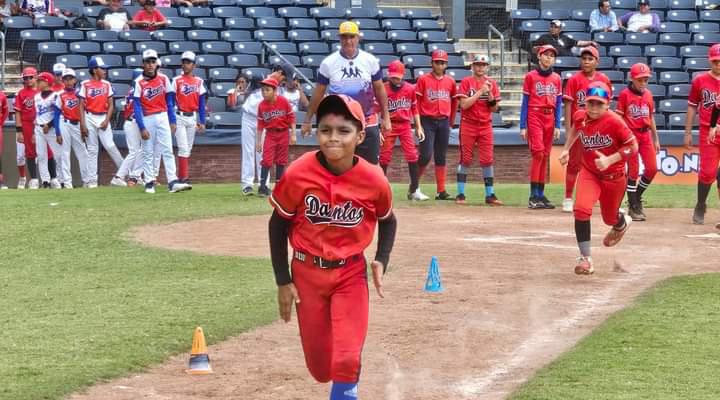 Mateo Esquivel, el niño prodigio del béisbol y taekwondo