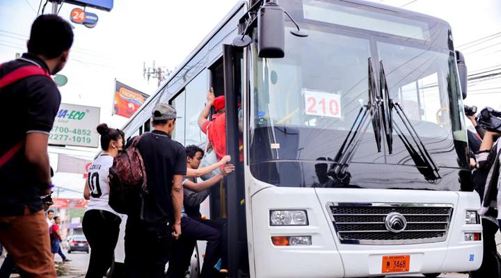 Cooperativas de buses se comprometen a mejorar el servicio público