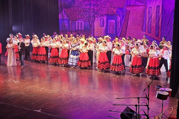 Macehuatl brilló durante la gala por su 55 aniversario