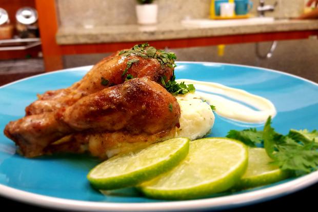 Disfrutá de unas deliciosas piernas de pollo en salsa de crema y limón