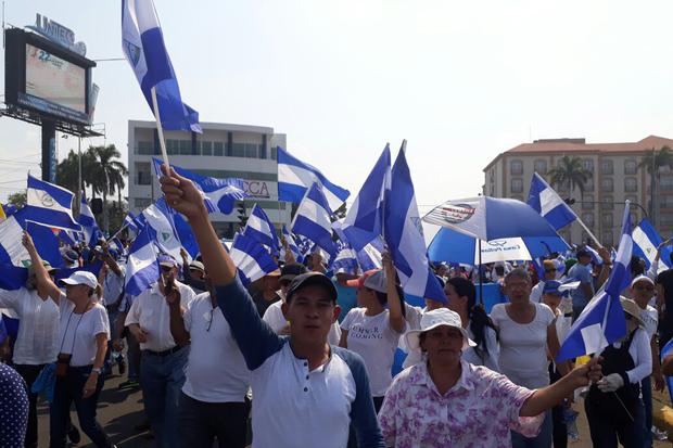 Ambiente de la Marcha Azul y Blanco en Managua, Nicaragua. Fotos: Elizabeth Reyes y Michelle Polanco