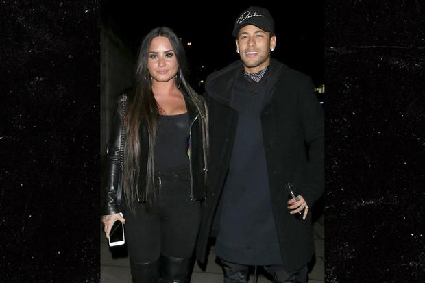 Demi Lovato disfrutó de una cena agradable junto a un famoso futbolista