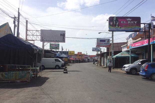 Comercios cerrados en el Mercado Oriental, el más grande de Centroamérica, durante la jornada de paro nacional en Nicaragua. Foto: Walkiria Chavarría.