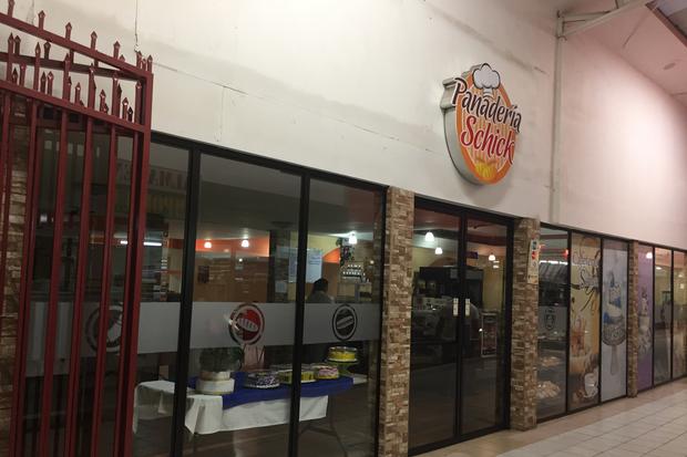 Panadería Schick, ubicada en Centro Comercial Managua.