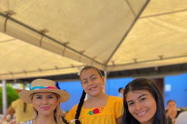 Karen Torrez, María José, Elizabeth Reyes.