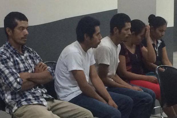 Pastor y miembros de iglesia son enviados a juicio por lanzar en hoguera a mujer