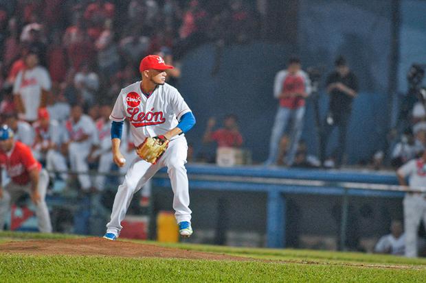 León a un juego del campeonato Germán Pomares 2017