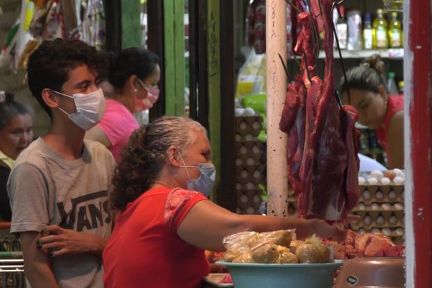 “Tenemos dos semanas que no se está vendiendo”, aseguran los comerciantes