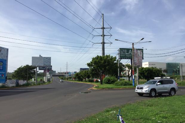 Vacía. Así luce carretera a Masaya durante el paro nacional. Esta vía es una de las arterias más transitadas de Managua. Foto: Gerall Chávez.