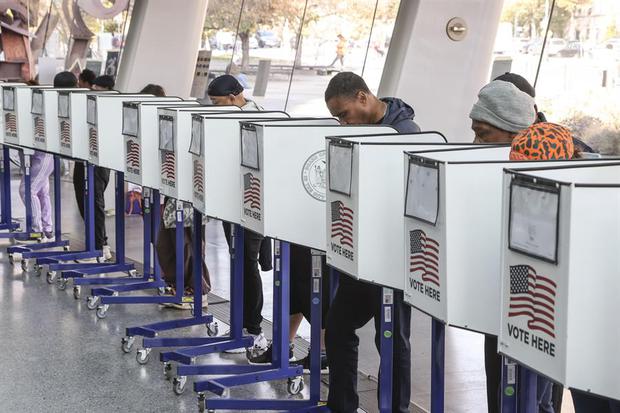 Abren los centros de votación en EE.UU.