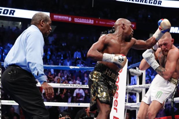 Floyd vence a Mcgregor por la vía del nocaut en pelea millonaria