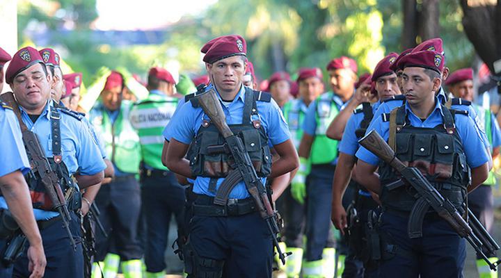 Mujeres aseguran que no se sienten seguras con más policías en las calles
