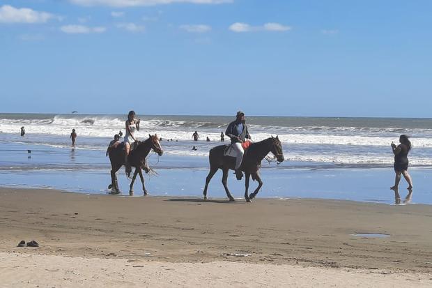 Así lucen las playas del Pacífico este Lunes Santo