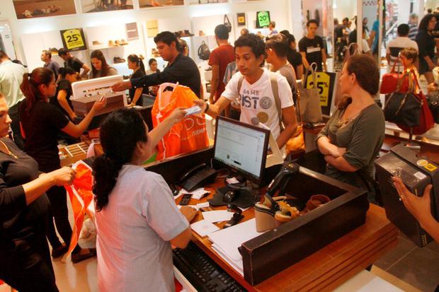 Sector comercio y servicios impulsó crecimiento económico del 2016