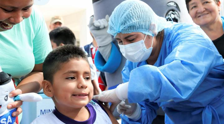 Vacuna contra el VPH también debe aplicarse a niños y adultos