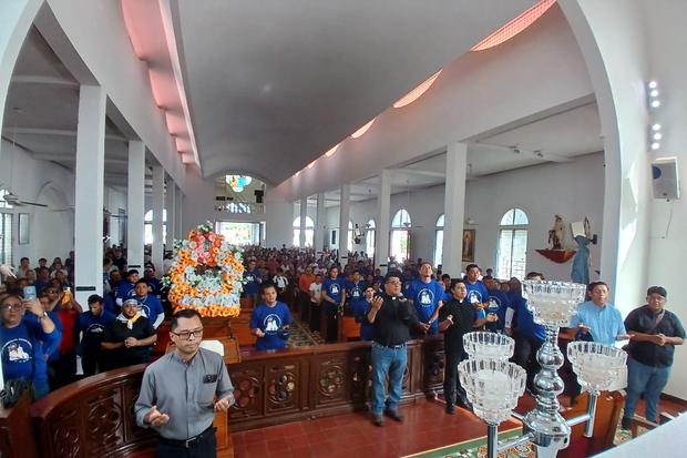Al son de chicheros y cohetes dieron inicio las fiestas de Santo Domingo