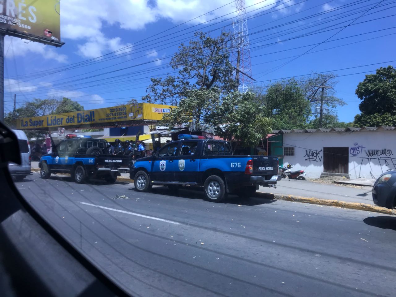 En el sector de la Universidad Centroamericana, la Policía Nacional se ha hecho presentes.