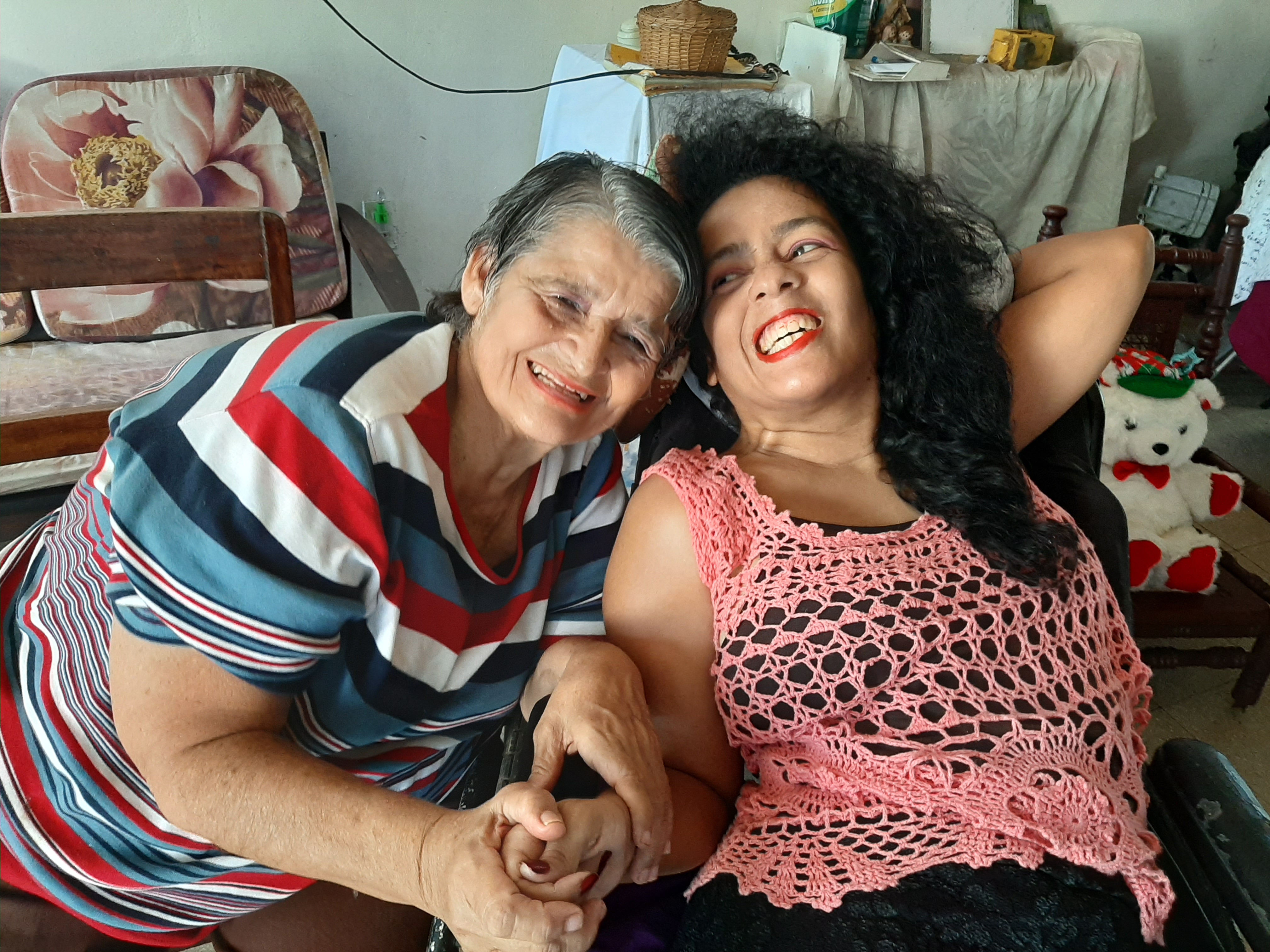 Christianne West Ruiz junto a su mamá / Margin Pozo
