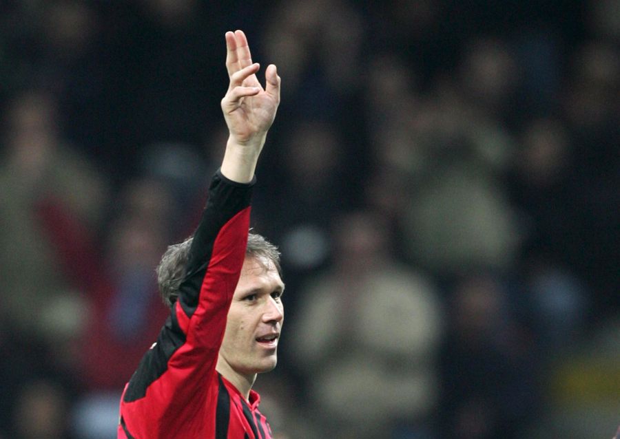 El neerlandés Marco van Basten, mítico número '9' del AC Milan. /EFE