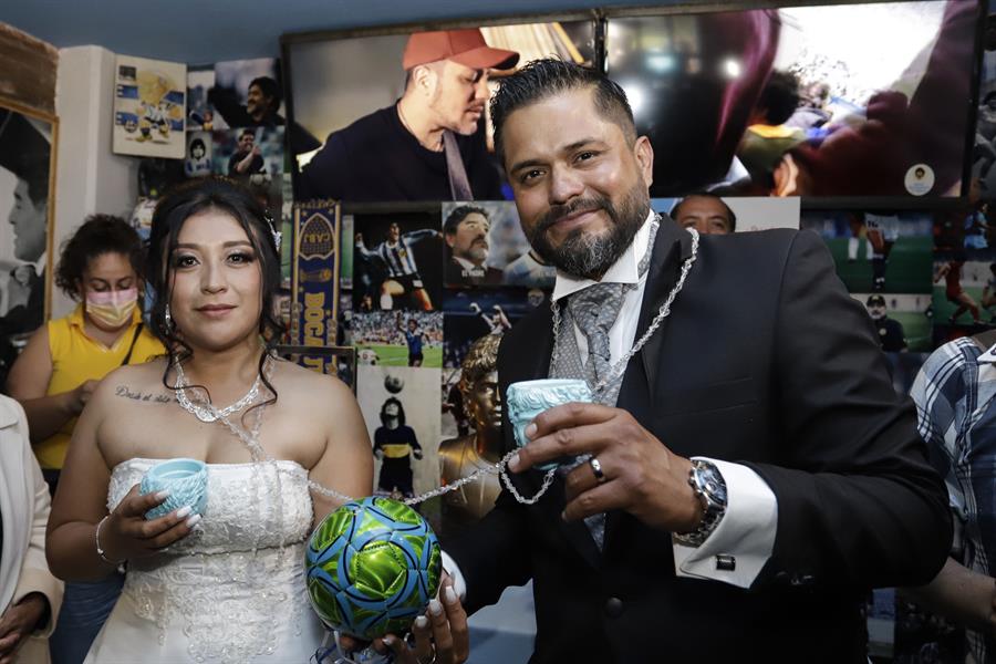 Iglesia de Maradona realiza primera boda en el centro de México - Vos TV