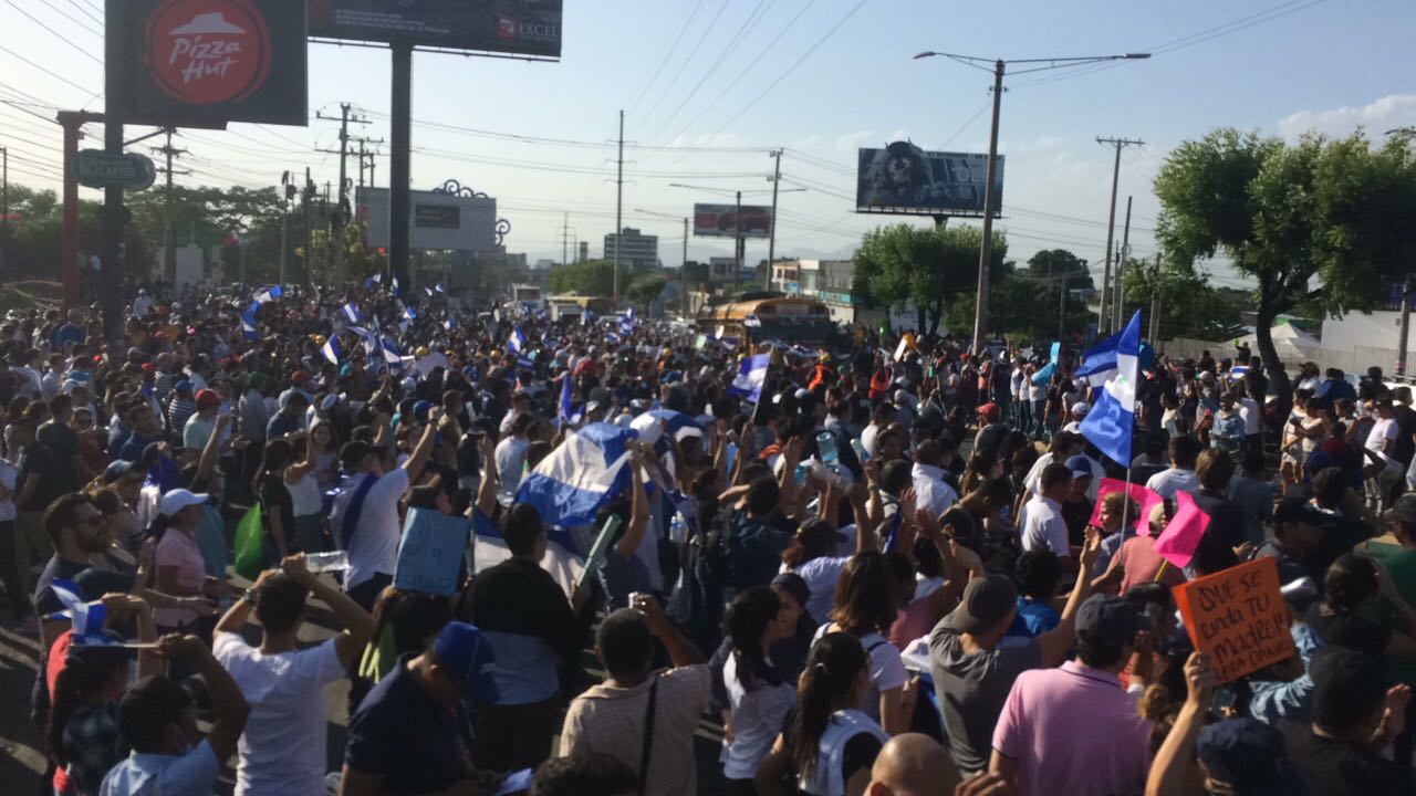 Protesta pacífica que se registró este jueves en Carretera a Masaya. Foto: Gerall Chávez