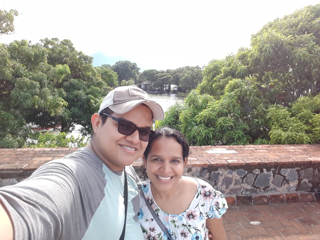 Tania y José en uno de los paseos que organizan como pareja. Foto: Cortesía.