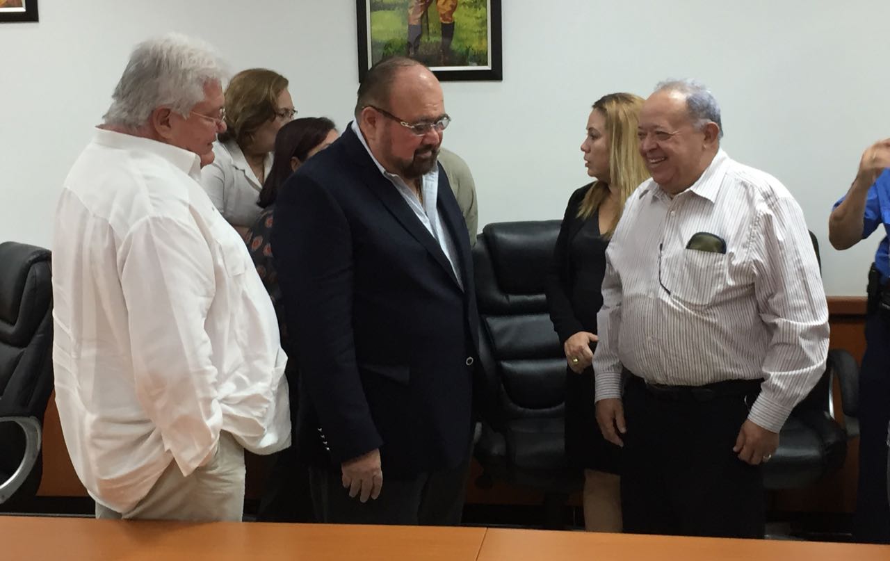 El Gobierno anunció este jueves la renuncia de Roberto Rivas como magistrado presidente del CSE. Foto: Gerall Chávez