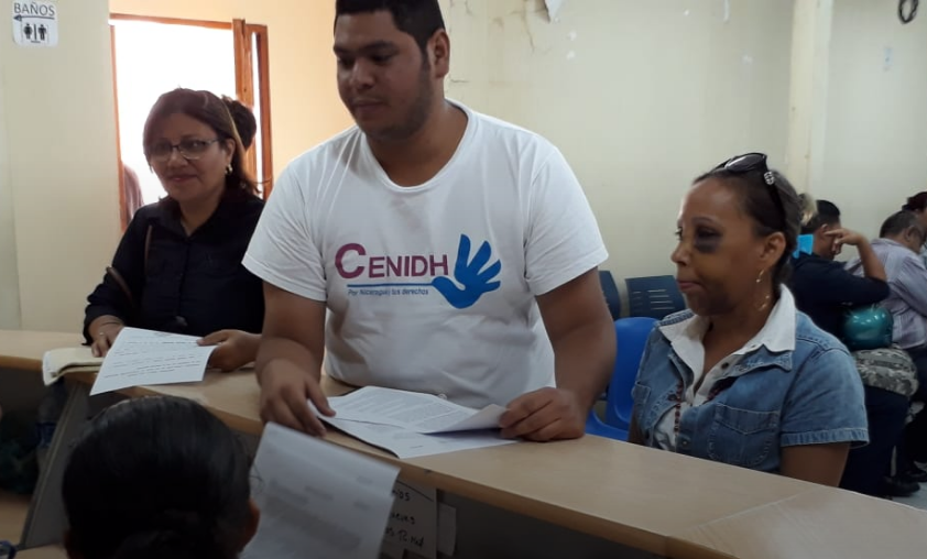 Hellen Aráuz interpuso ante el Ministerio Público una denuncia por las agresiones que sufrió el pasado 23 de septiembre. Foto: Héctor Rosales