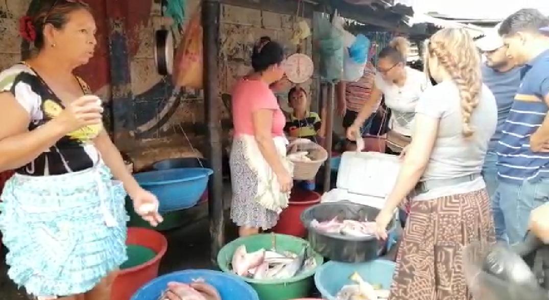 Venta de mariscos en Mamagua / Cortesía