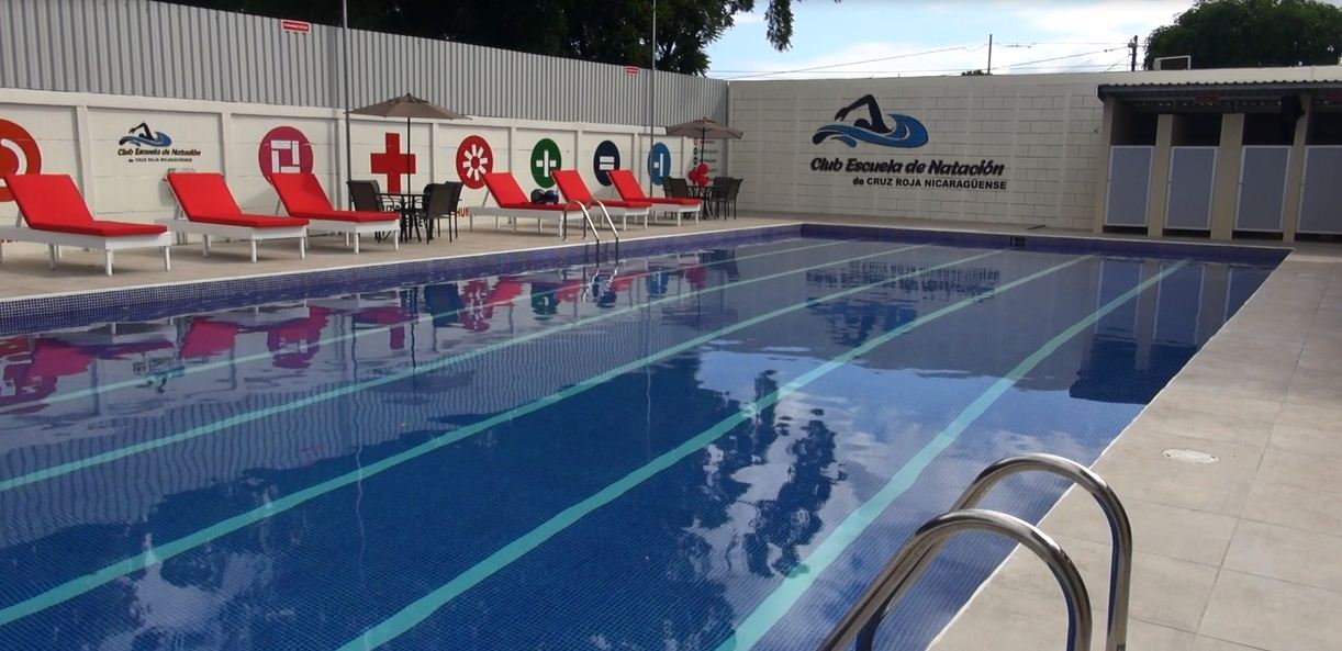 Escuela de natación de la CRN / Jessica Chávez