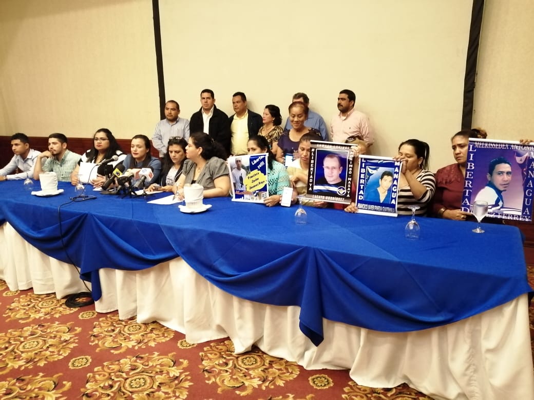 Familiares de manifestantes presos / Lorenzo Vega Sánchez