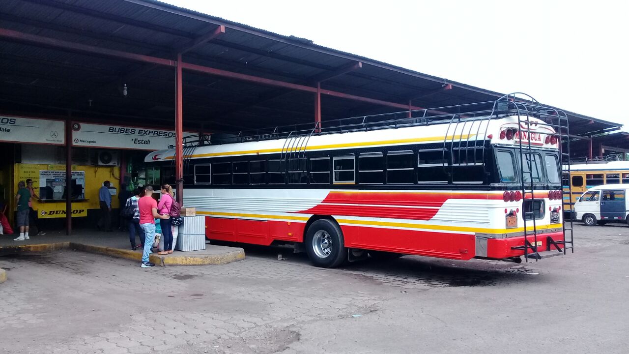 Transporte hacia el norte del país retoma operaciones. Foto Héctor Rosales.